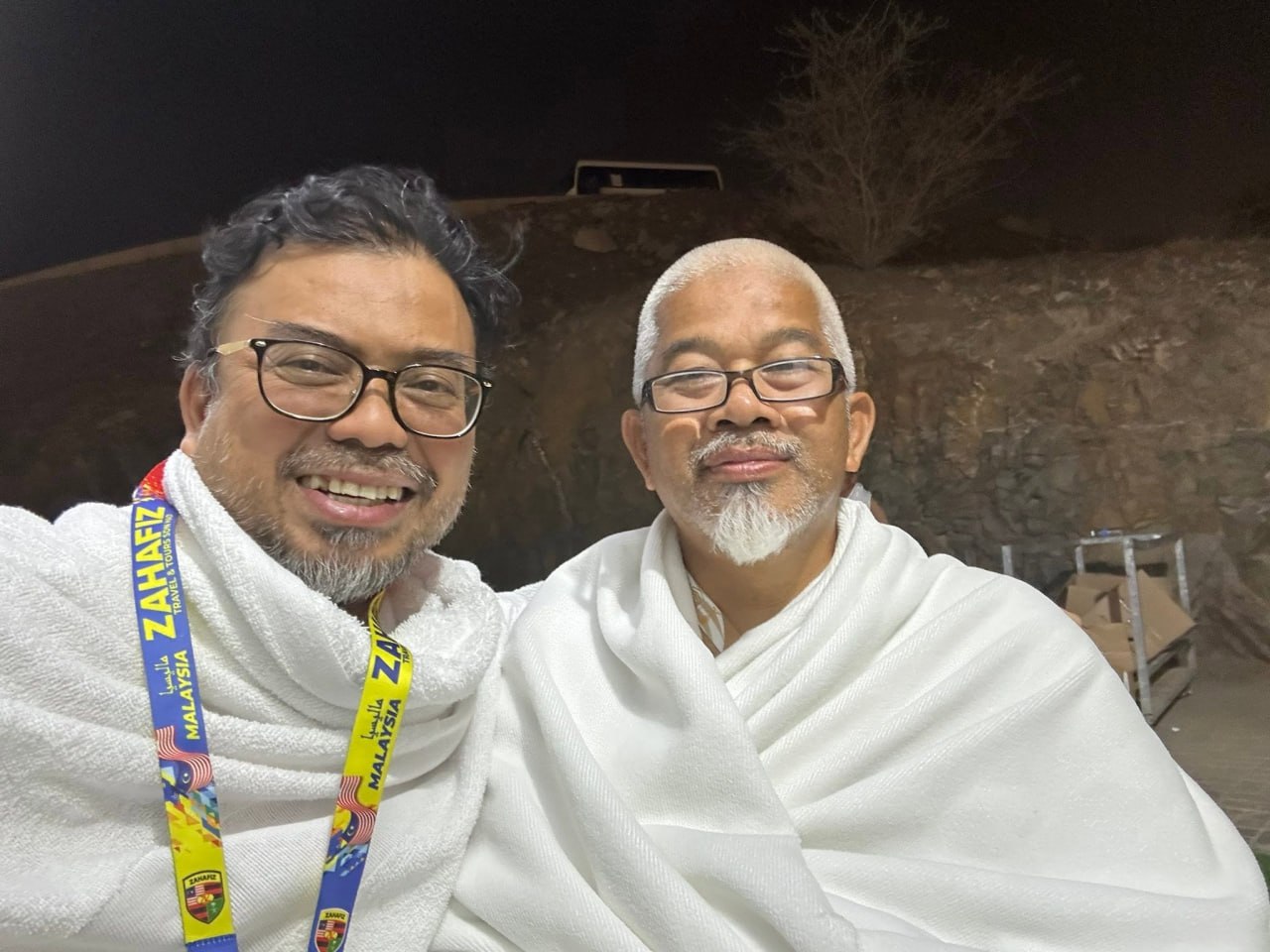 Ustaz bersama jemaah selepas ibadah di Tanah Suci